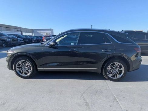 Used 2025 Genesis GV70 2.5T AWD/4WD image 6