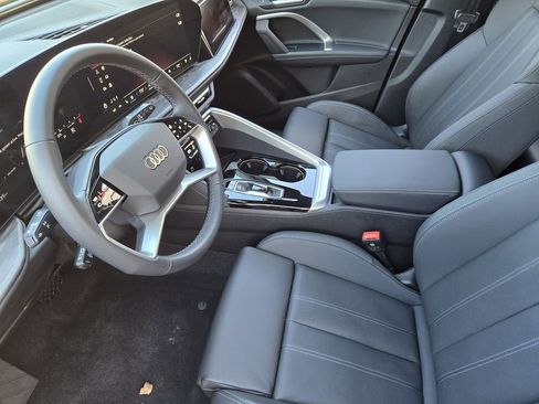 Certified 2025 Audi Q5 Prestige image 17