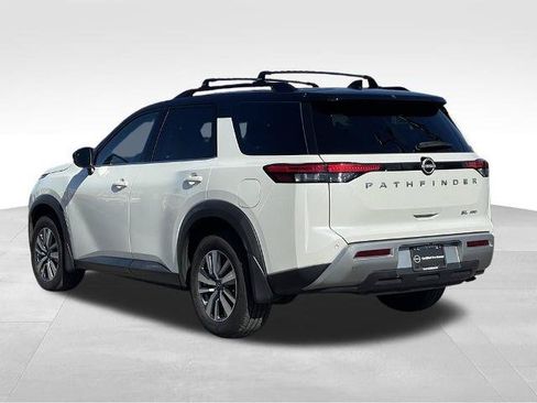 Certified 2023 Nissan Pathfinder SL w/ SL Premium Package AWD/4WD image 5