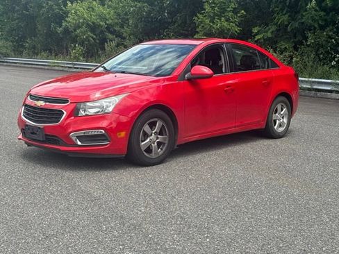 Used 2016 Chevrolet Cruze LT w/ Sun And Sound Package FWD image 3