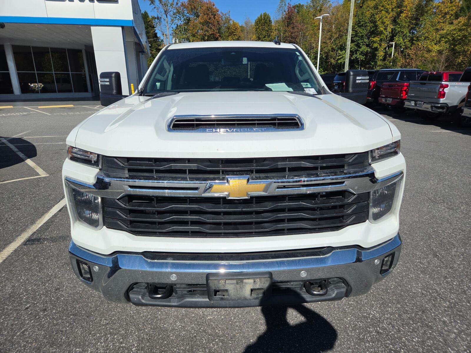 Used 2025 Chevrolet Silverado 2500 LT w/ Safety Package AWD/4WD image 2