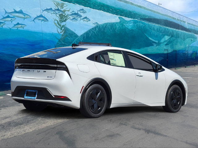 New 2027 Toyota Prius Plug-In Hybrid FWD image 4