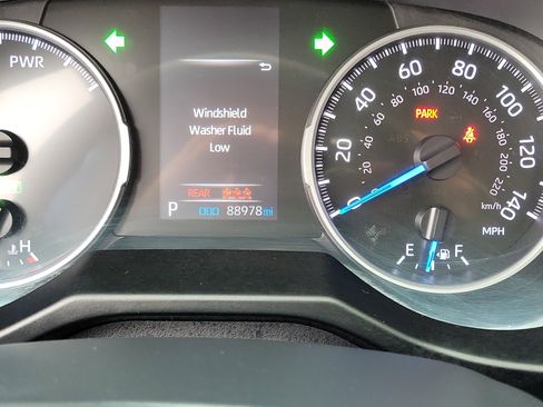 Used 2020 Toyota RAV4 LE image 25