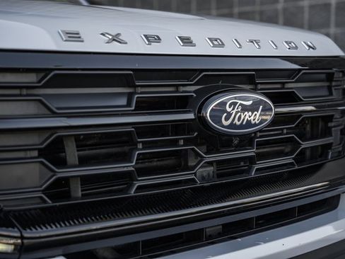 Certified 2025 Ford Expedition Active image 19