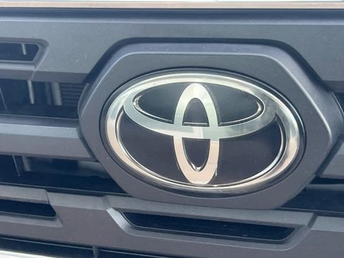 Used 2019 Toyota Tacoma SR5 RWD image 13