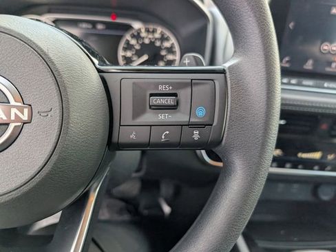 Used 2023 Nissan Rogue SV AWD/4WD image 14