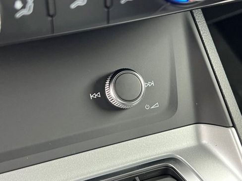 New 2025 Audi Q3 2.0T Premium image 25