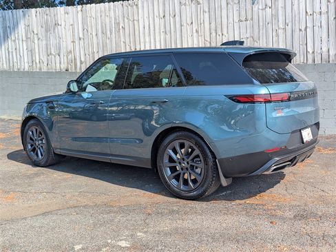 Used 2024 Land Rover Range Rover Sport SE image 3