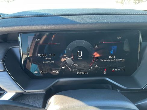 Used 2024 GMC Acadia Elevation image 8