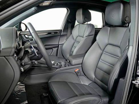 New 2026 Porsche Macan S image 5