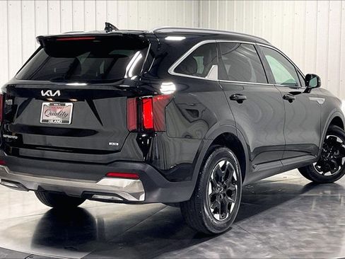 Used 2024 Kia Sorento S w/ Panoramic Sunroof Package AWD/4WD image 13