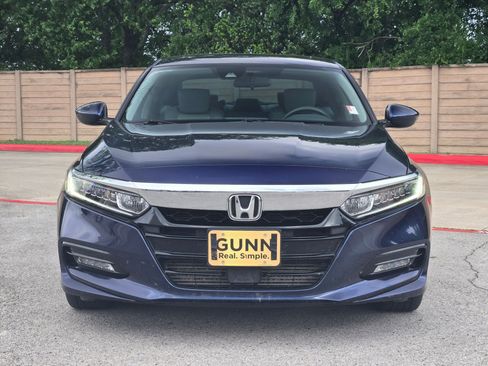 Used 2018 Honda Accord EX image 3