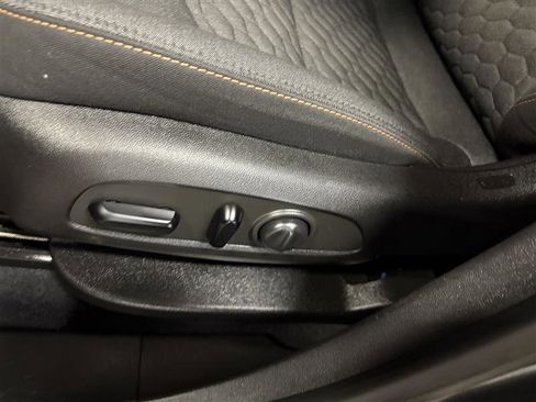 Used 2019 Chevrolet Equinox LT image 8