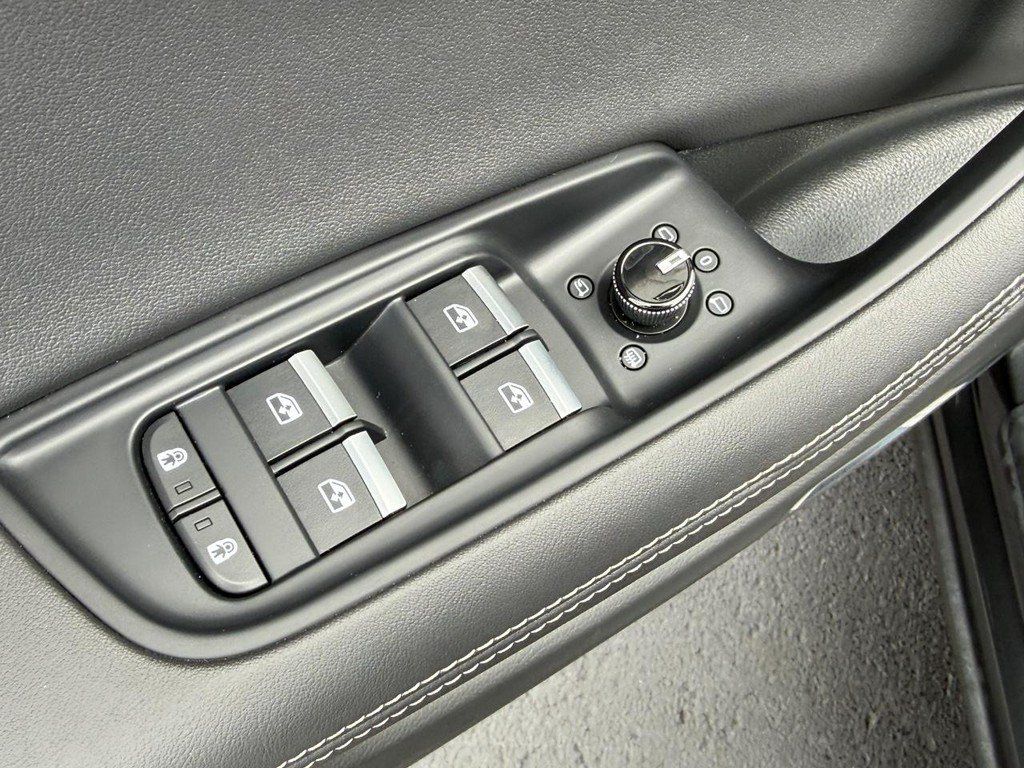Used 2023 Audi Q8 Premium Plus w/ Premium Plus Package AWD/4WD image 15