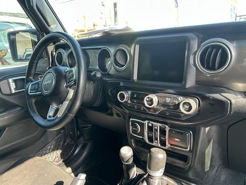 Used 2019 Jeep Wrangler Unlimited Sahara w/ Uconnect 4C Nav & Sound Group AWD/4WD image 23