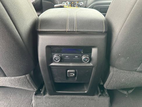 Used 2021 Chevrolet Traverse LT AWD/4WD image 25