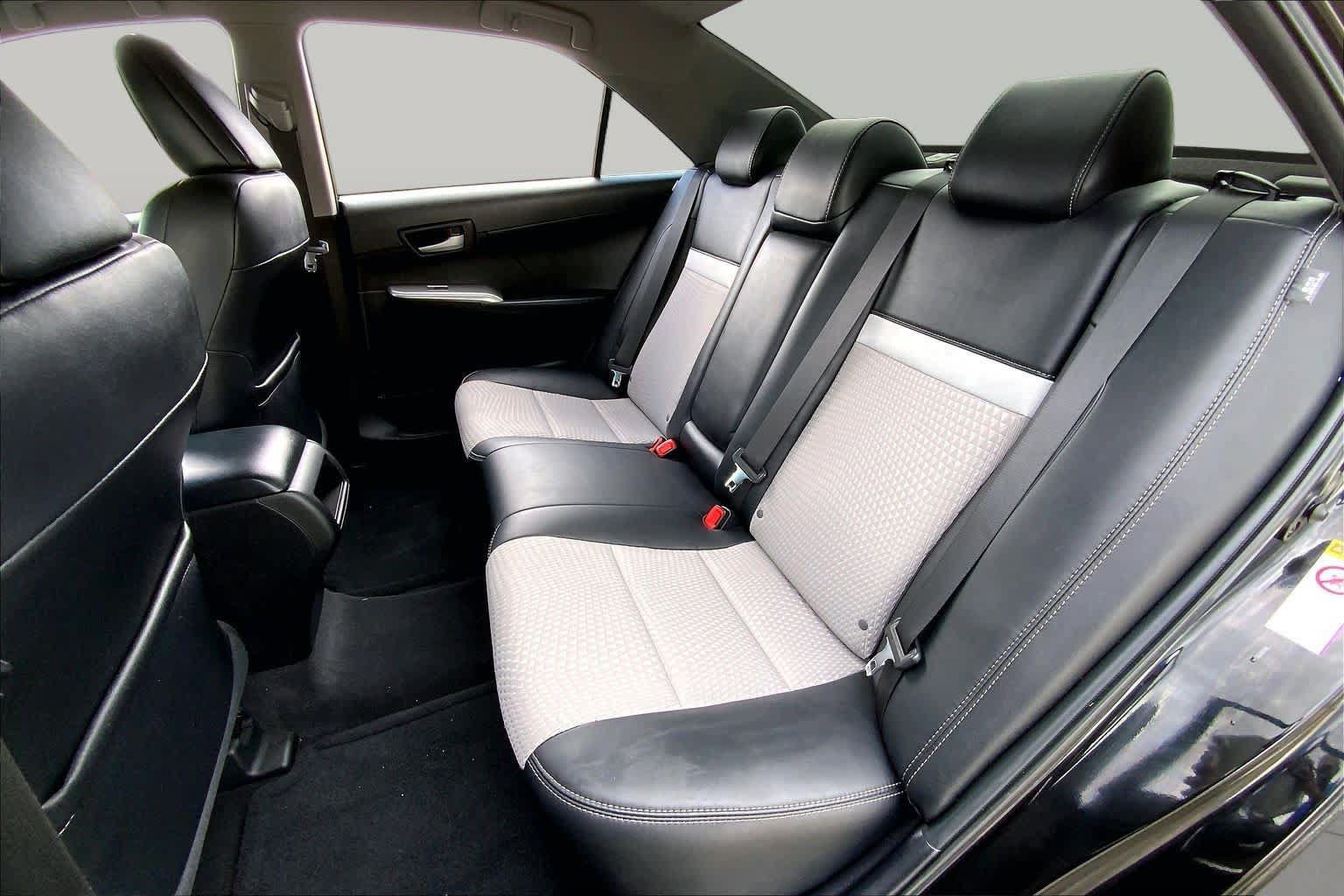 Used 2012 Toyota Camry SE FWD image 20