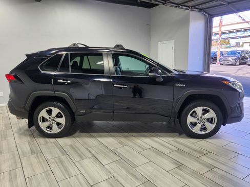 Used 2019 Toyota RAV4 Limited image 6