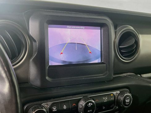 Used 2023 Jeep Wrangler Sport AWD/4WD image 13