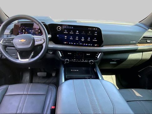 Used 2025 Chevrolet Tahoe High Country AWD/4WD image 35