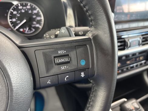 Used 2024 Nissan Pathfinder SV AWD/4WD image 16