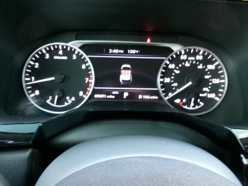 Used 2022 Nissan Pathfinder SV AWD/4WD image 23