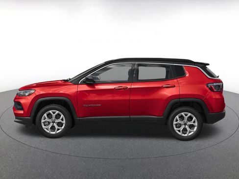 Used 2025 Jeep Compass Limited AWD/4WD image 3
