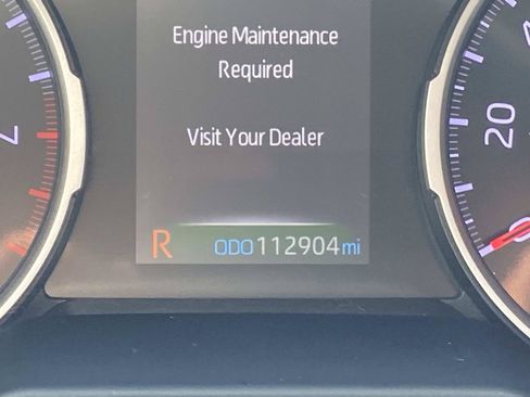 Used 2019 Toyota RAV4 XLE w/ Convenience Package FWD image 26