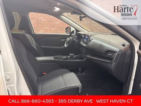 Certified 2023 Nissan Rogue SV image 33