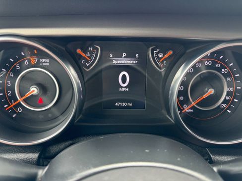 Used 2020 Jeep Wrangler Sport AWD/4WD image 37