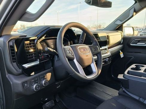 New 2026 GMC Sierra 1500 SLE image 9