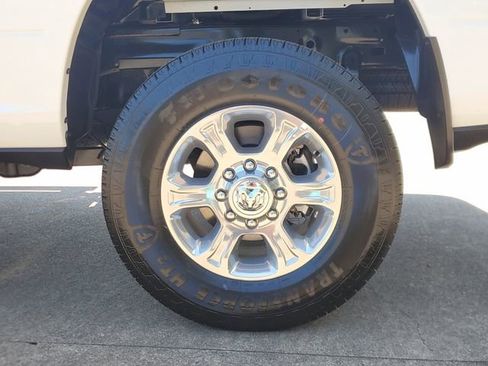 New 2025 RAM 2500 Big Horn AWD/4WD image 9