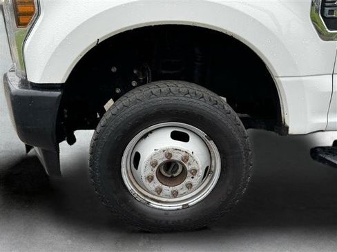 Used 2019 Ford F350 XL w/ Power Equipment Group AWD/4WD image 40
