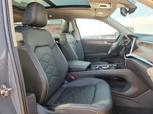 New 2026 Volkswagen Atlas SE FWD image 15