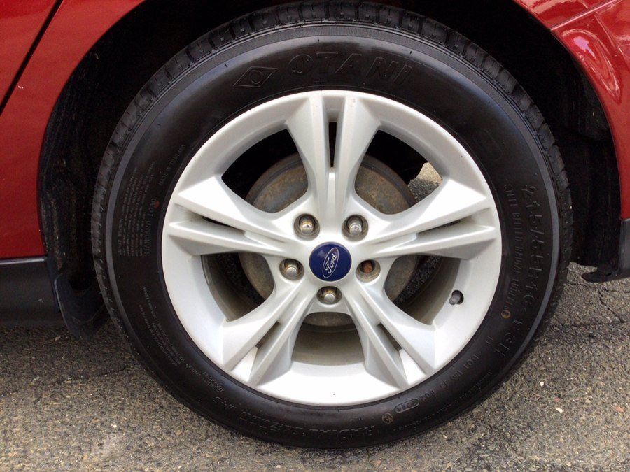 Used 2014 Ford Focus SE FWD image 37