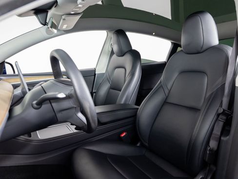 Used 2024 Tesla Model Y Long Range image 16