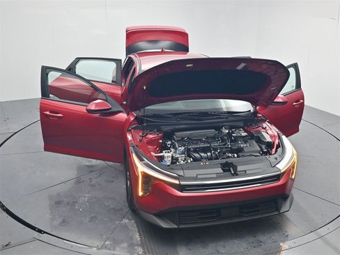 New 2025 Kia K4 LXS image 48