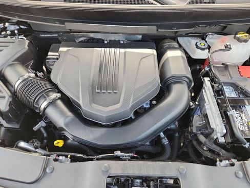 Certified 2025 Chevrolet Traverse LT FWD image 29