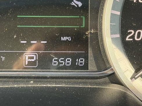Used 2015 Nissan Sentra SV FWD image 18