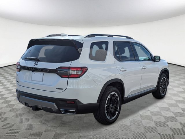 New 2026 Honda Pilot Touring image 6