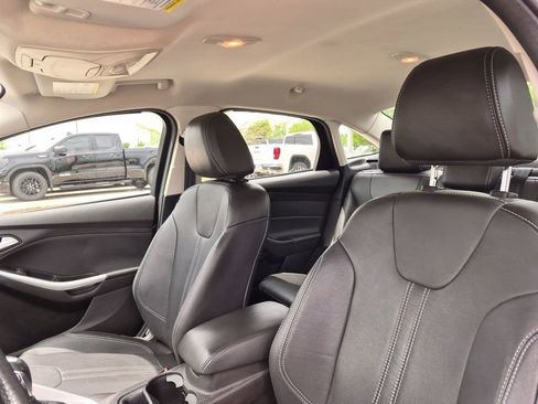 Used 2013 Ford Focus SE FWD image 35