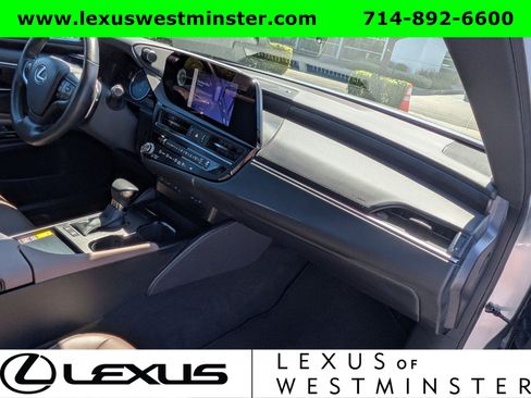 Used 2025 Lexus ES 300h w/ Premium Package image 6