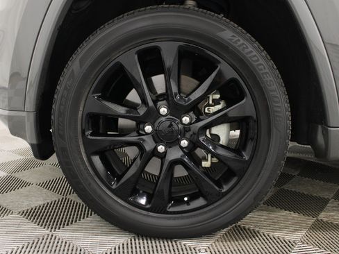 Used 2022 Jeep Grand Cherokee Laredo X AWD/4WD image 37