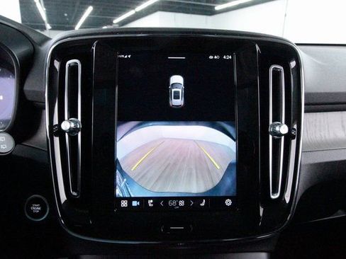Certified 2025 Volvo XC40 B5 Core image 16