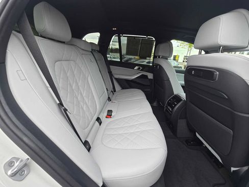 Used 2026 BMW X5 xDrive40i w/ Executive Package AWD/4WD image 12