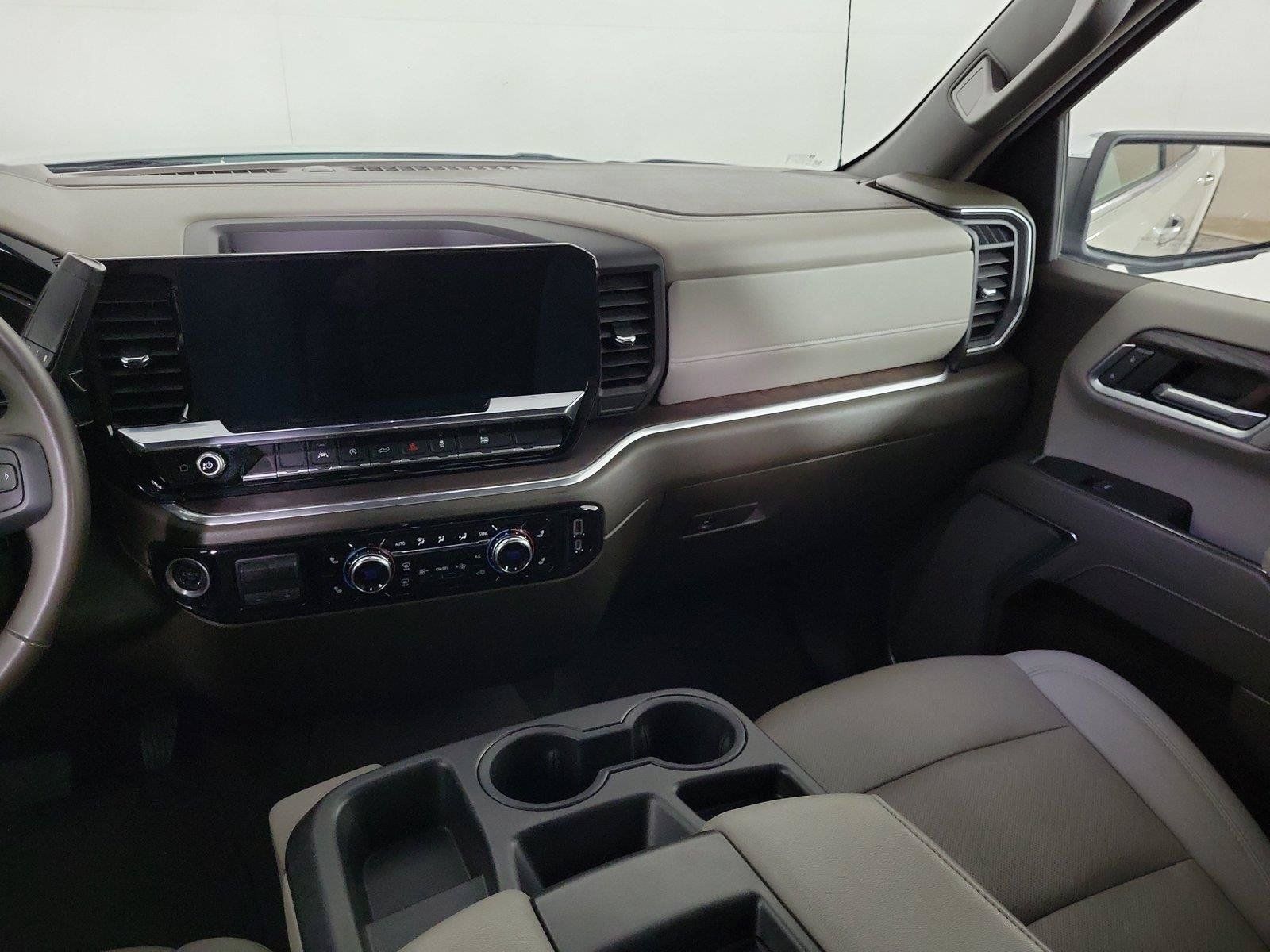 Used 2025 GMC Sierra 1500 SLT RWD image 19