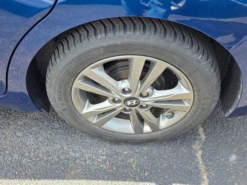 Used 2017 Hyundai Elantra SE FWD image 22
