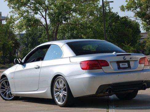 Used 2011 BMW 335i Convertible image 4