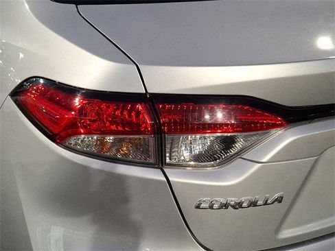 Certified 2021 Toyota Corolla LE image 15