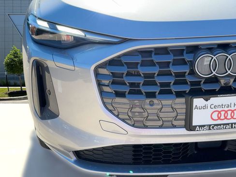 New 2025 Audi Q5 Premium image 11